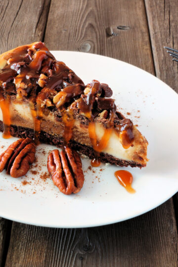 keto Pecan Pie Cheesecake